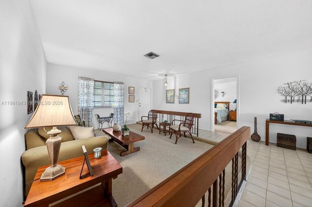 7241 NW 10th Pl, Plantation, FL 33313