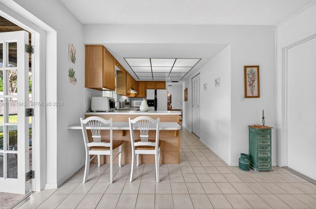 7241 NW 10th Pl, Plantation, FL 33313