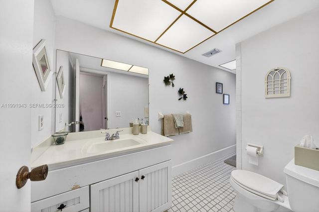 7241 NW 10th Pl, Plantation, FL 33313