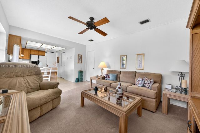 7241 NW 10th Pl, Plantation, FL 33313