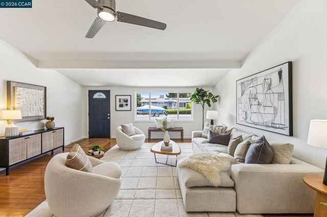 2342 Gehringer Dr, Concord, CA 94520
