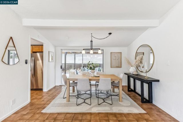 2342 Gehringer Dr, Concord, CA 94520