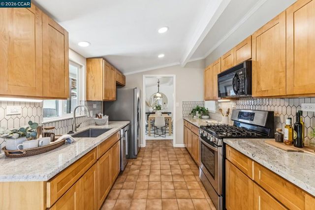 2342 Gehringer Dr, Concord, CA 94520