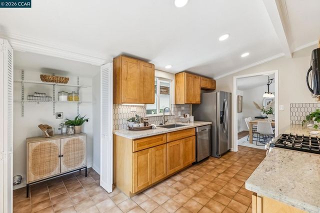 2342 Gehringer Dr, Concord, CA 94520