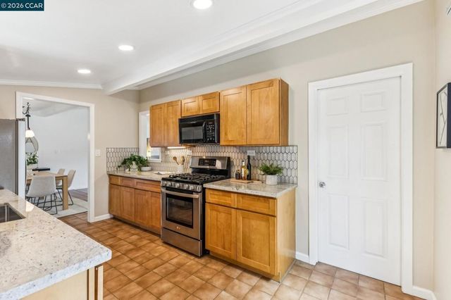 2342 Gehringer Dr, Concord, CA 94520