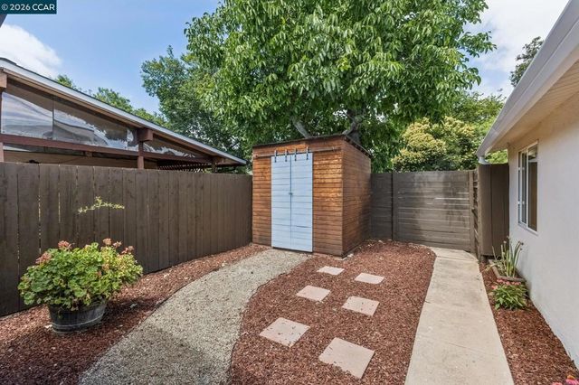 2342 Gehringer Dr, Concord, CA 94520