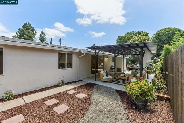 2342 Gehringer Dr, Concord, CA 94520