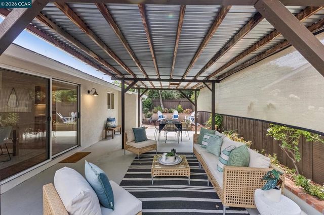 2342 Gehringer Dr, Concord, CA 94520