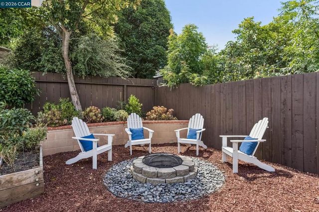 2342 Gehringer Dr, Concord, CA 94520
