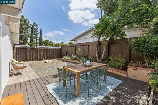 2342 Gehringer Dr, Concord, CA 94520