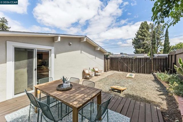 2342 Gehringer Dr, Concord, CA 94520