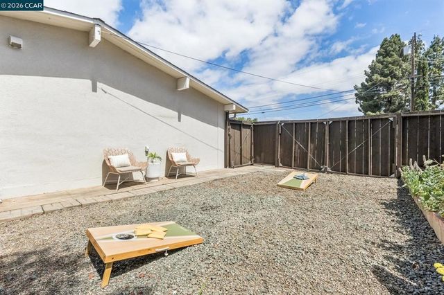 2342 Gehringer Dr, Concord, CA 94520