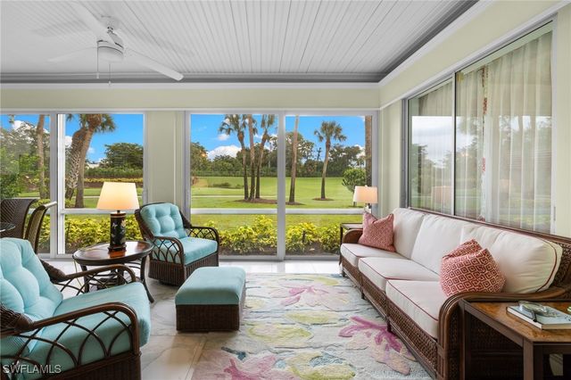 2120 Aberdeen LN 101, Naples, FL 34109