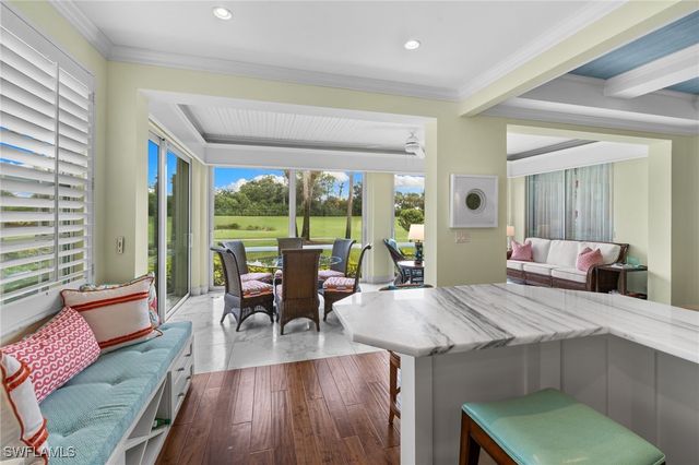 2120 Aberdeen LN 101, Naples, FL 34109