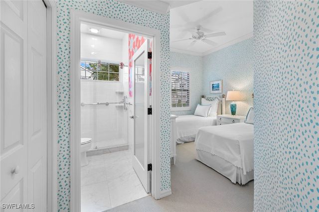 2120 Aberdeen LN 101, Naples, FL 34109