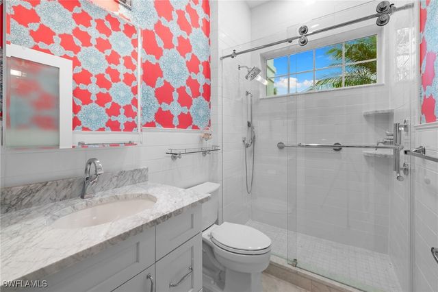 2120 Aberdeen LN 101, Naples, FL 34109