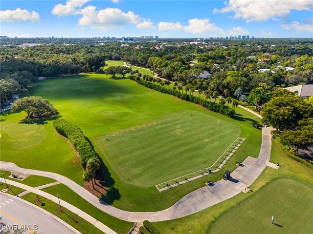 2120 Aberdeen LN 101, Naples, FL 34109