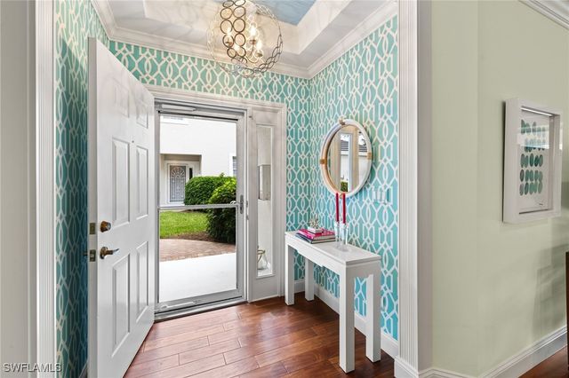 2120 Aberdeen LN 101, Naples, FL 34109