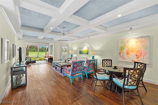 2120 Aberdeen LN 101, Naples, FL 34109