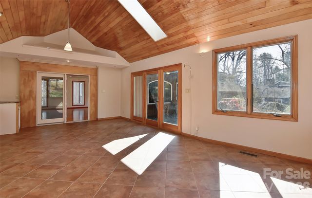 3310 Windbluff Drive, Charlotte, NC 28277