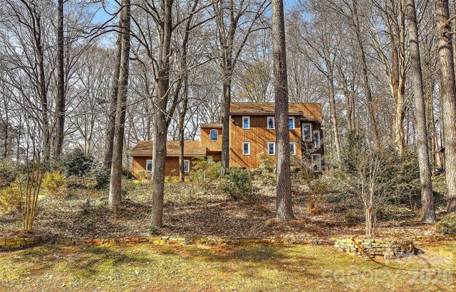 3310 Windbluff Drive, Charlotte, NC 28277
