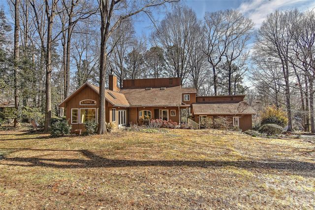 3310 Windbluff Drive, Charlotte, NC 28277