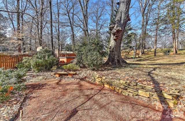 3310 Windbluff Drive, Charlotte, NC 28277