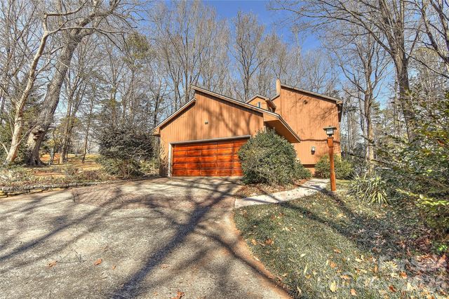 3310 Windbluff Drive, Charlotte, NC 28277