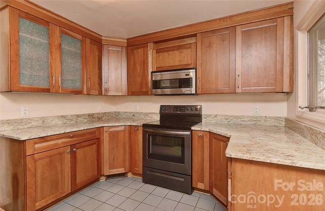 3310 Windbluff Drive, Charlotte, NC 28277