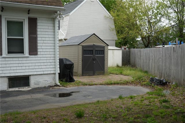 27 Cliffdale Avenue, Cranston, RI 02905