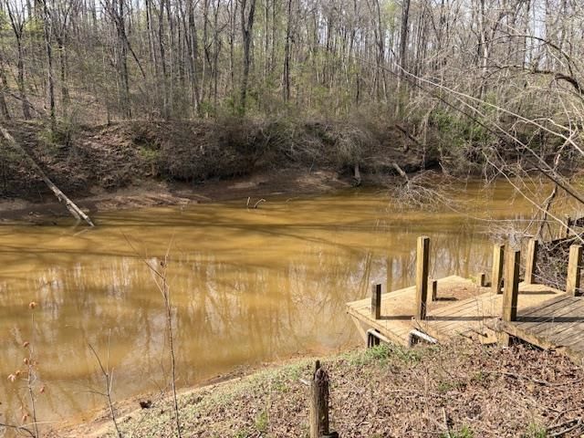 80 TOWBOAT LN, Adamsville, TN 38310