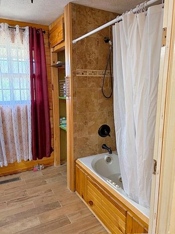 80 TOWBOAT LN, Adamsville, TN 38310