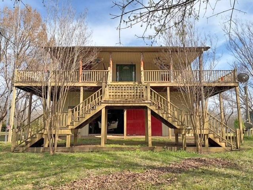 80 TOWBOAT LN, Adamsville, TN 38310