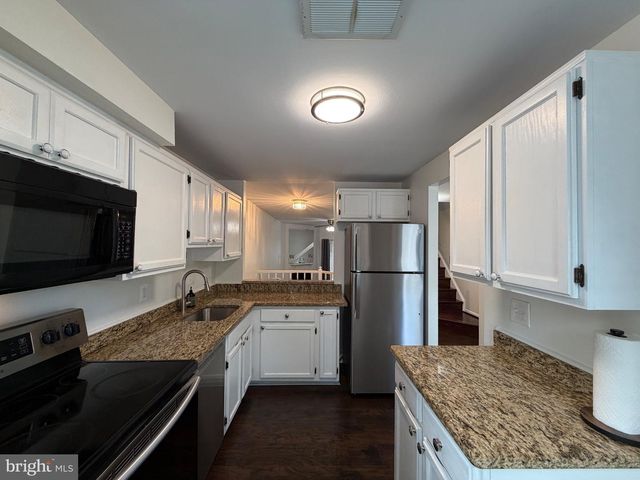 2121 WHISPER WAY, Reston, VA 20191