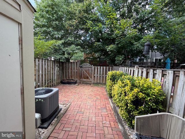 2121 WHISPER WAY, Reston, VA 20191