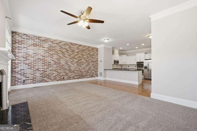 109 W Ridge Way, Roswell, GA 30076