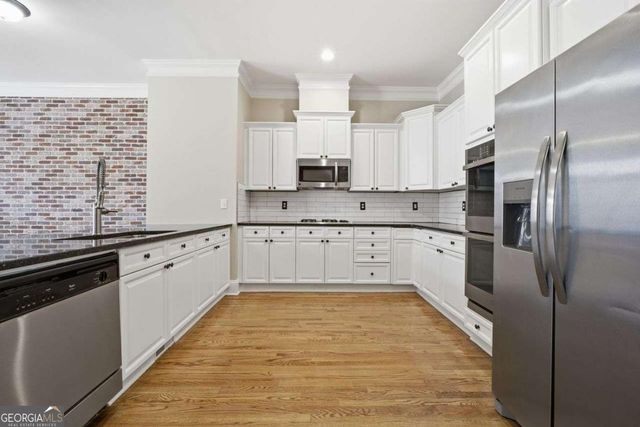 109 W Ridge Way, Roswell, GA 30076