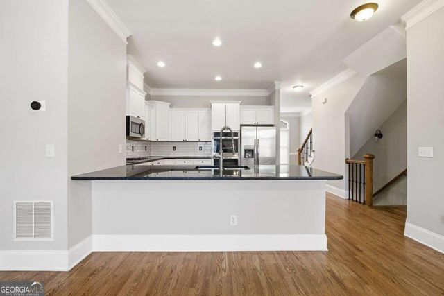 109 W Ridge Way, Roswell, GA 30076