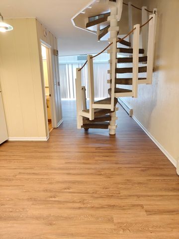 1296 E WASHINGTON Street 1, Des Plaines, IL 60016