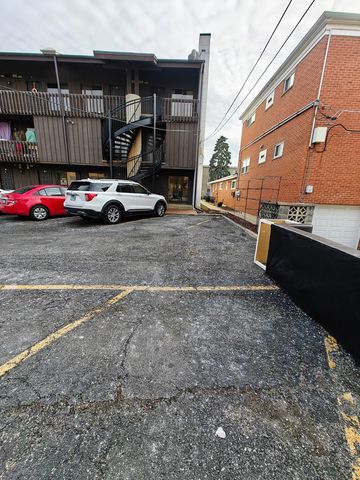 1296 E WASHINGTON Street 1, Des Plaines, IL 60016