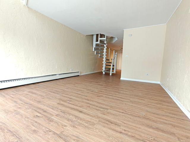 1296 E WASHINGTON Street 1, Des Plaines, IL 60016