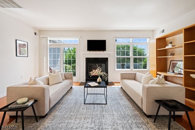 35 Hardenbergh St, Franklin Twp., NJ 08873