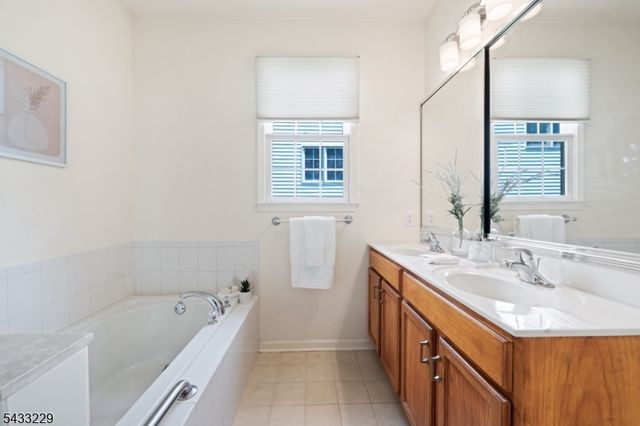 35 Hardenbergh St, Franklin Twp., NJ 08873