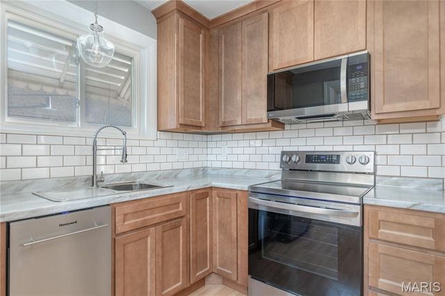 6421 Judson Avenue, St Louis, MO 63123