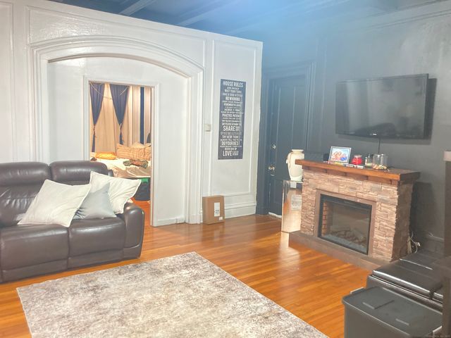 607 Elm Street, New Haven, CT 06511