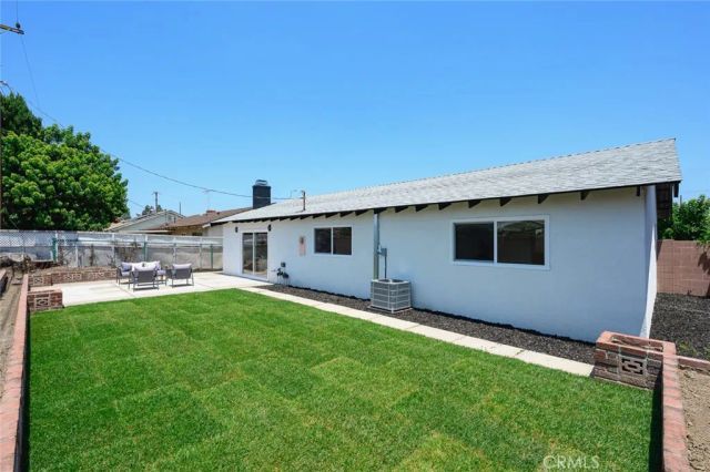 2414 S Poplar, Santa Ana, CA 92704