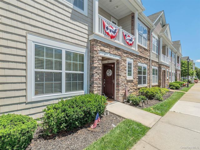 87 Paget Lane, Massapequa, NY 11758