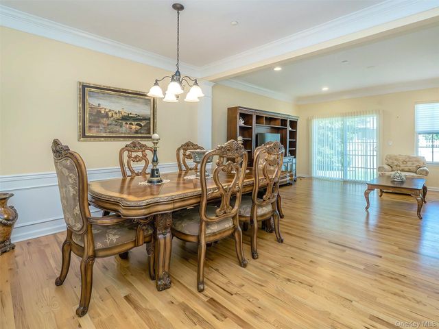 87 Paget Lane, Massapequa, NY 11758
