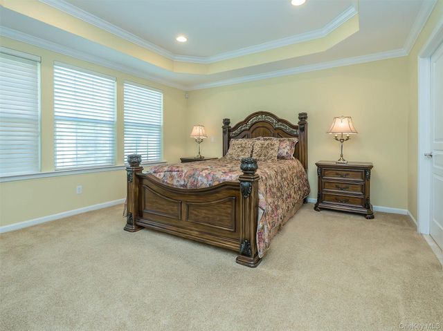 87 Paget Lane, Massapequa, NY 11758