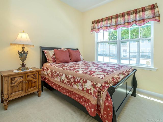 87 Paget Lane, Massapequa, NY 11758